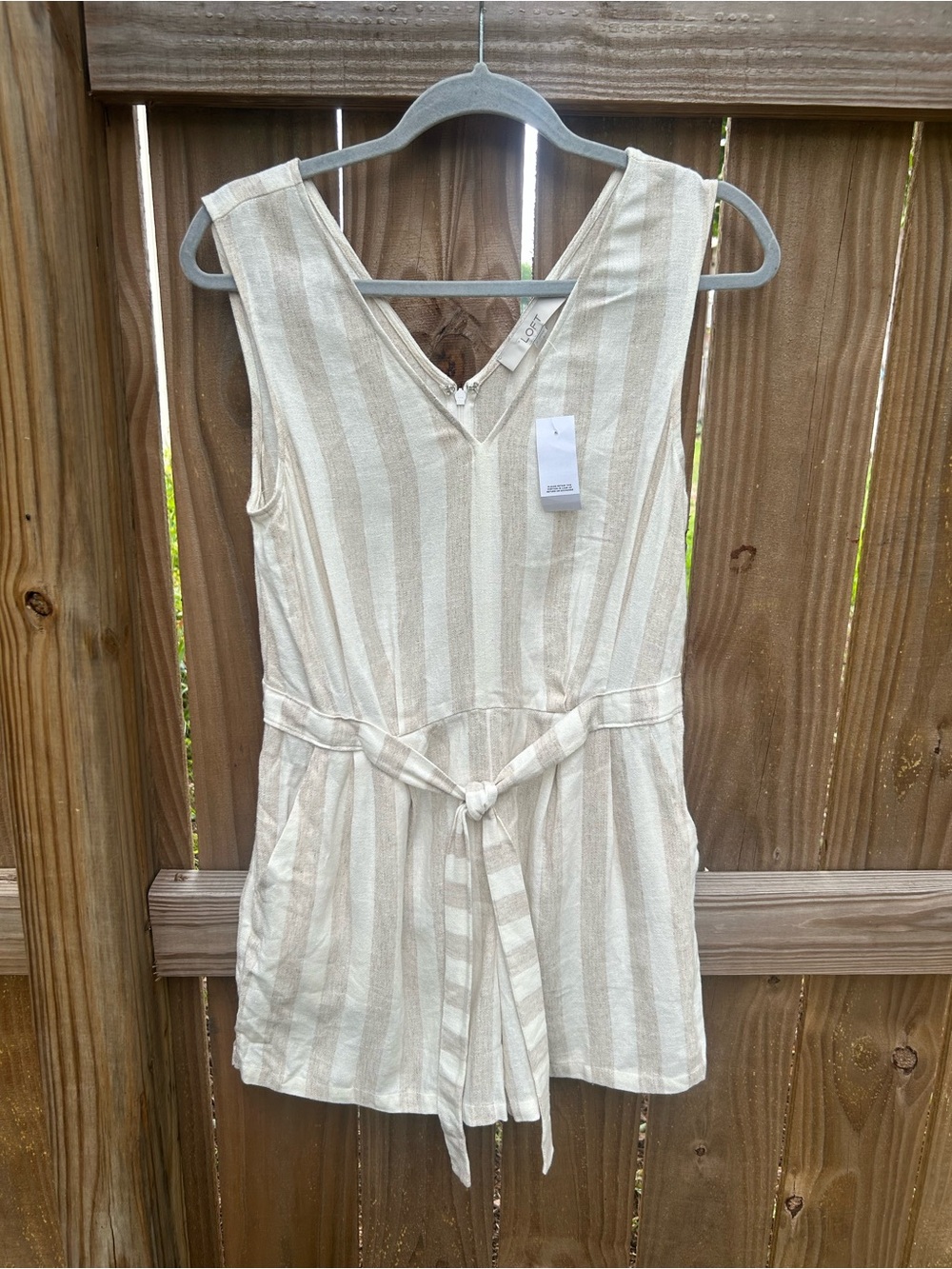 LOFT  NWT Cream and Tan Striped Sleeveless Romper size 2 30% linen